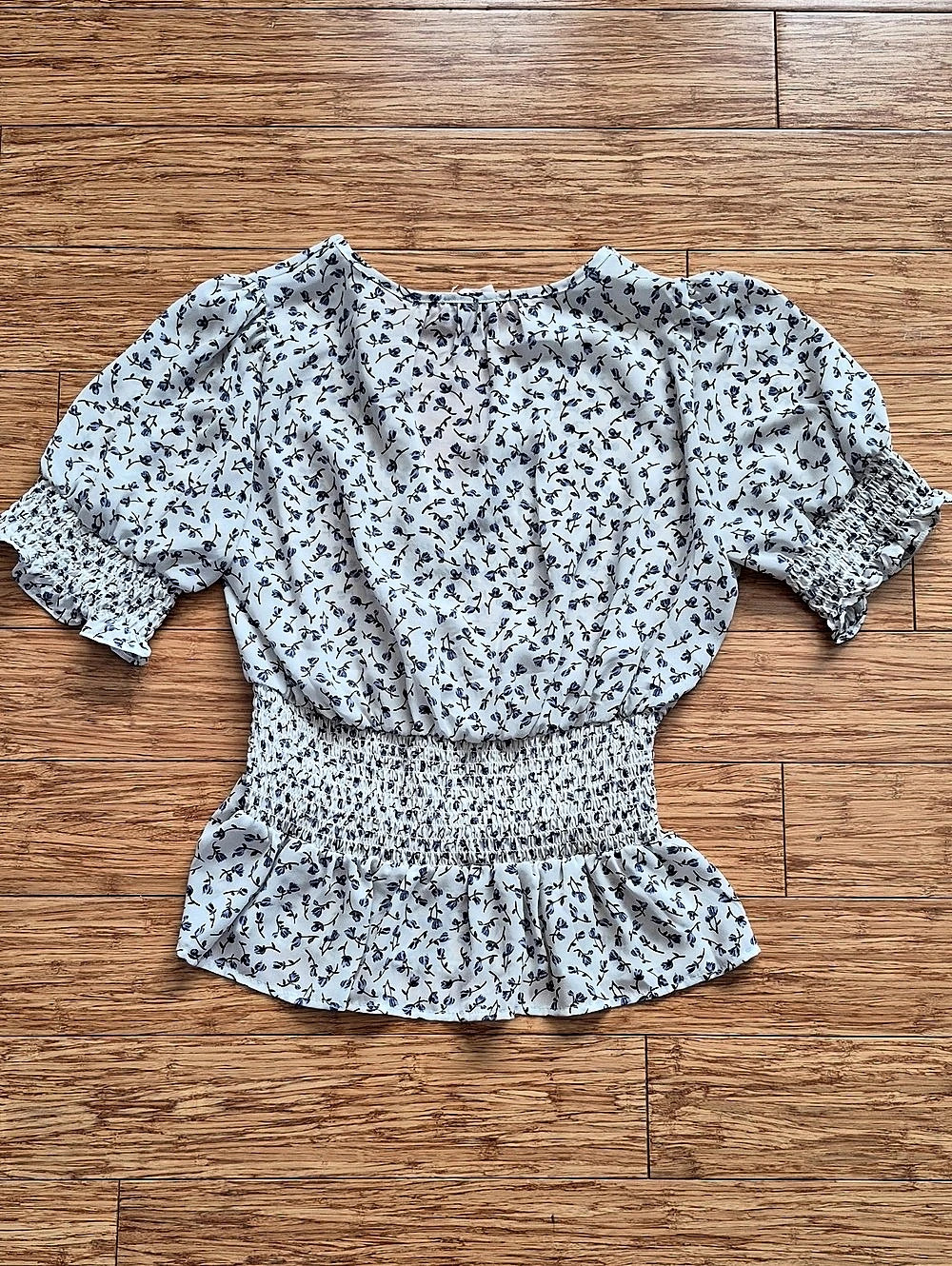 Sienna Sky Floral Peplum Blouse in White & Blue Size Small